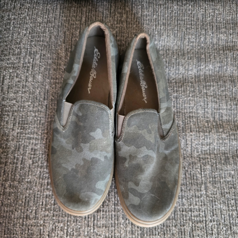 Mens size 13 Eddie Bauer slip on shoes
